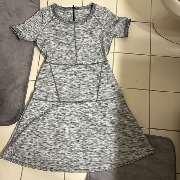 Athleta short sleeve gray dress small - Picture 1 of 2